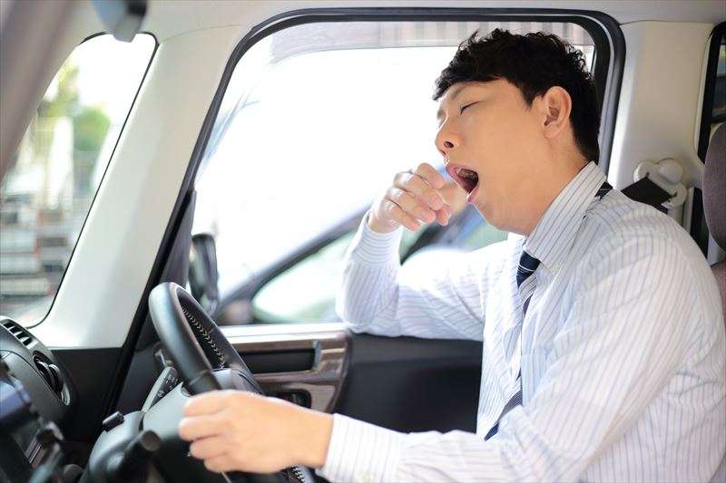 運転中の眠気対策について